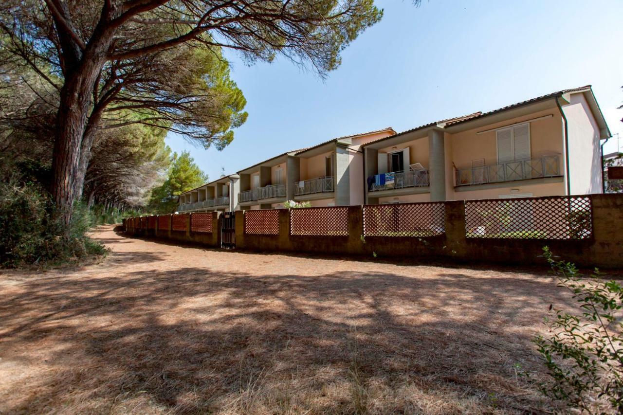 Oleandri Suite Hotel Vada Exterior foto