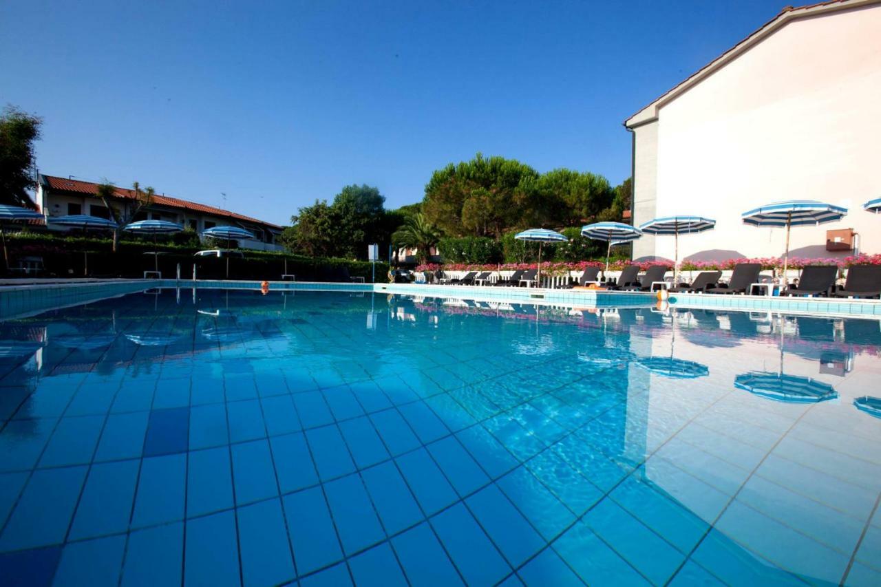 Oleandri Suite Hotel Vada Exterior foto
