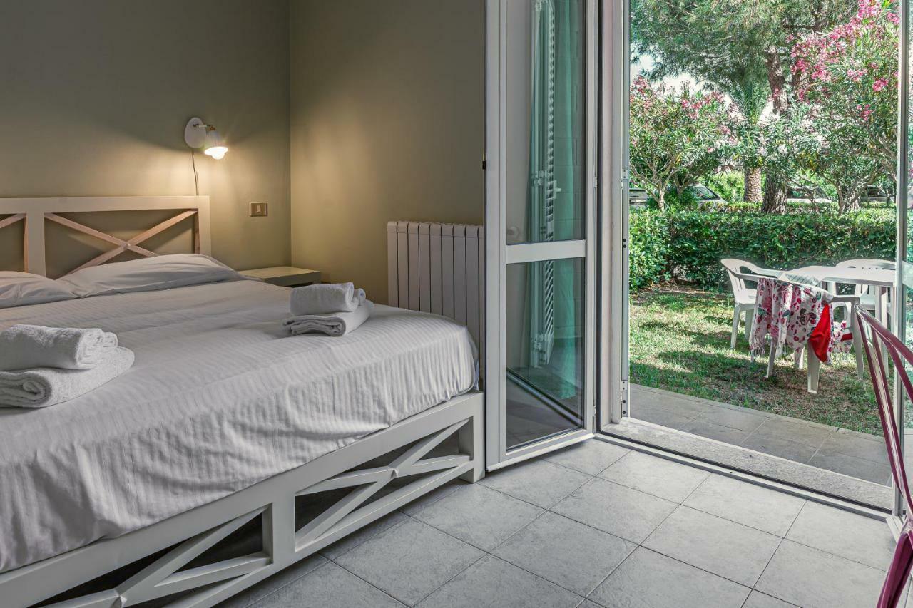 Oleandri Suite Hotel Vada Exterior foto